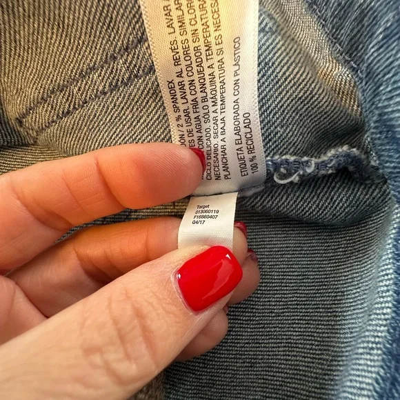 BUNDLE TO SAVE 💕 Jean Jacket - Picture 4 of 8